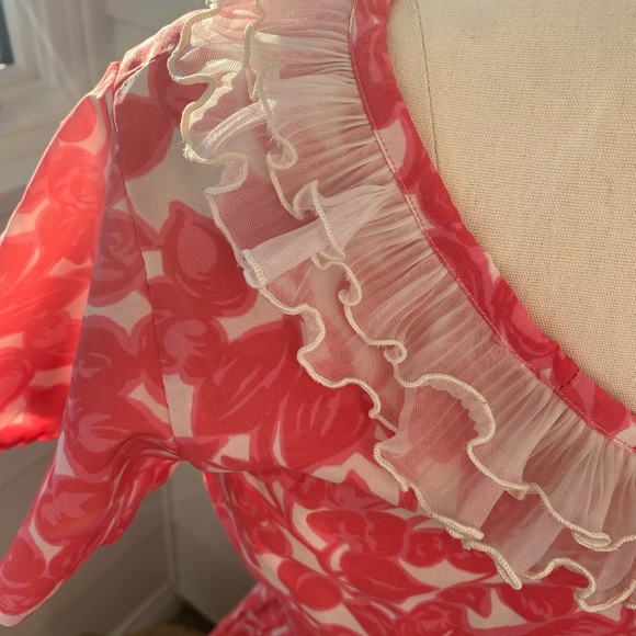 Poppy Pink Bright Floral 1940’s Dress with Ruffle Pleat Neckline - The Notebook - Picture 5 of 11